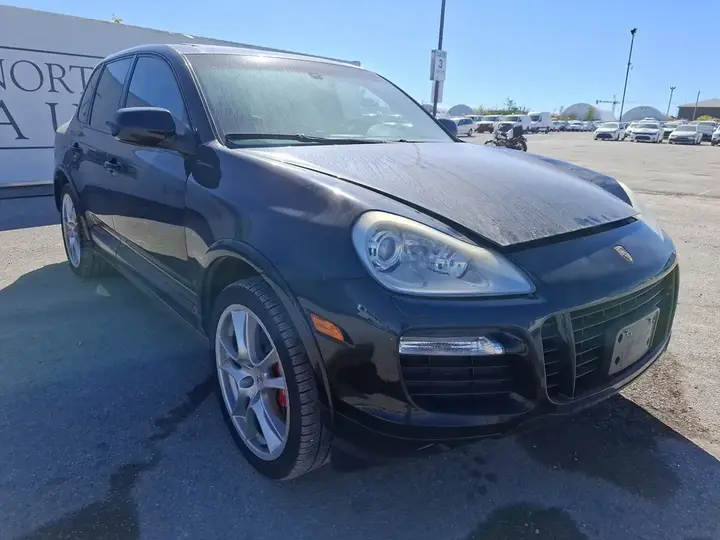 Porsche Cayenne 2010 photo 3