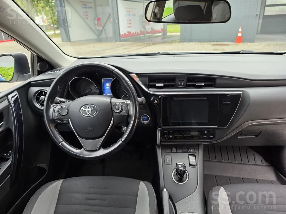 Toyota Auris 2015 photo 5