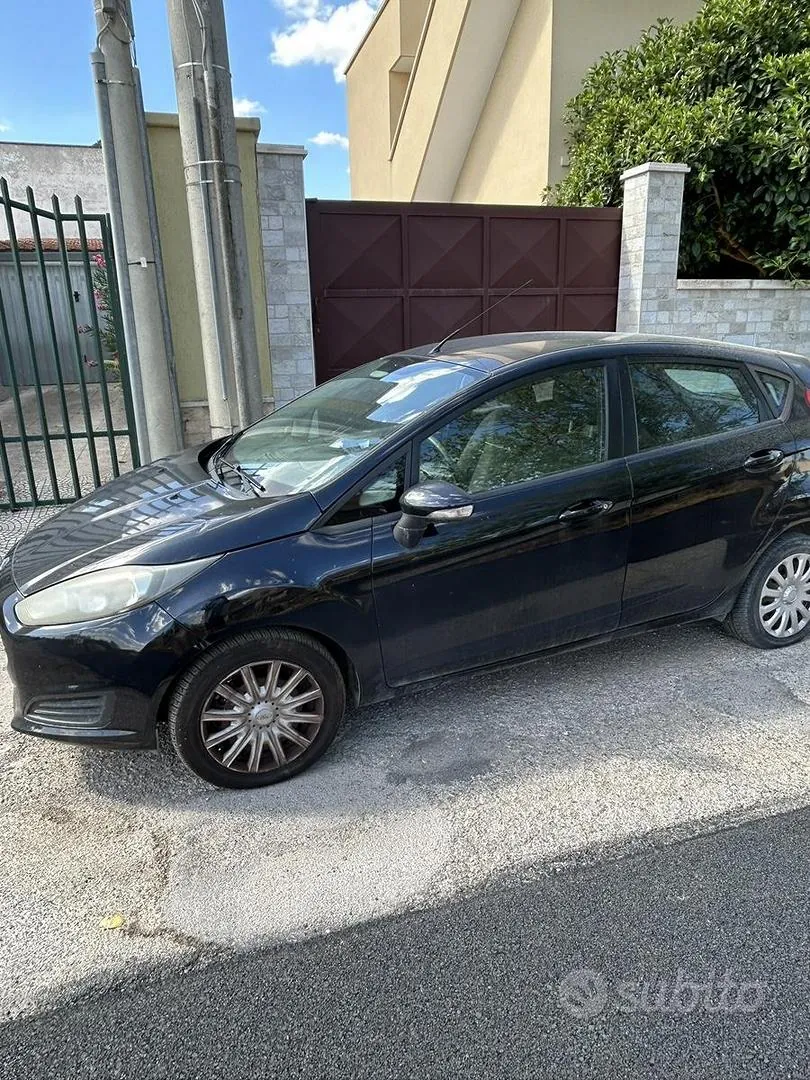 Ford Fiesta 2013 photo 2