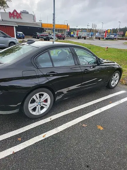 BMW 318D 2015 photo 4