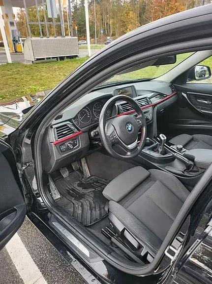 BMW 318D 2015 photo 2