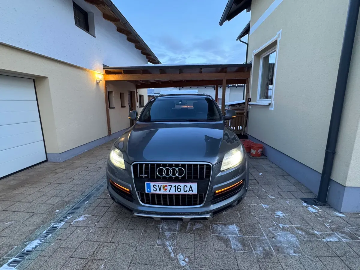 Audi Q7 2008 photo 2