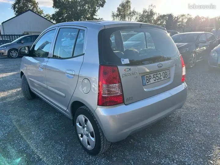 Kia Picanto 2006 photo 2