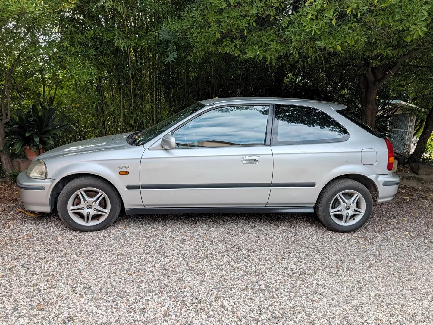 Honda Civic 1998 photo 2