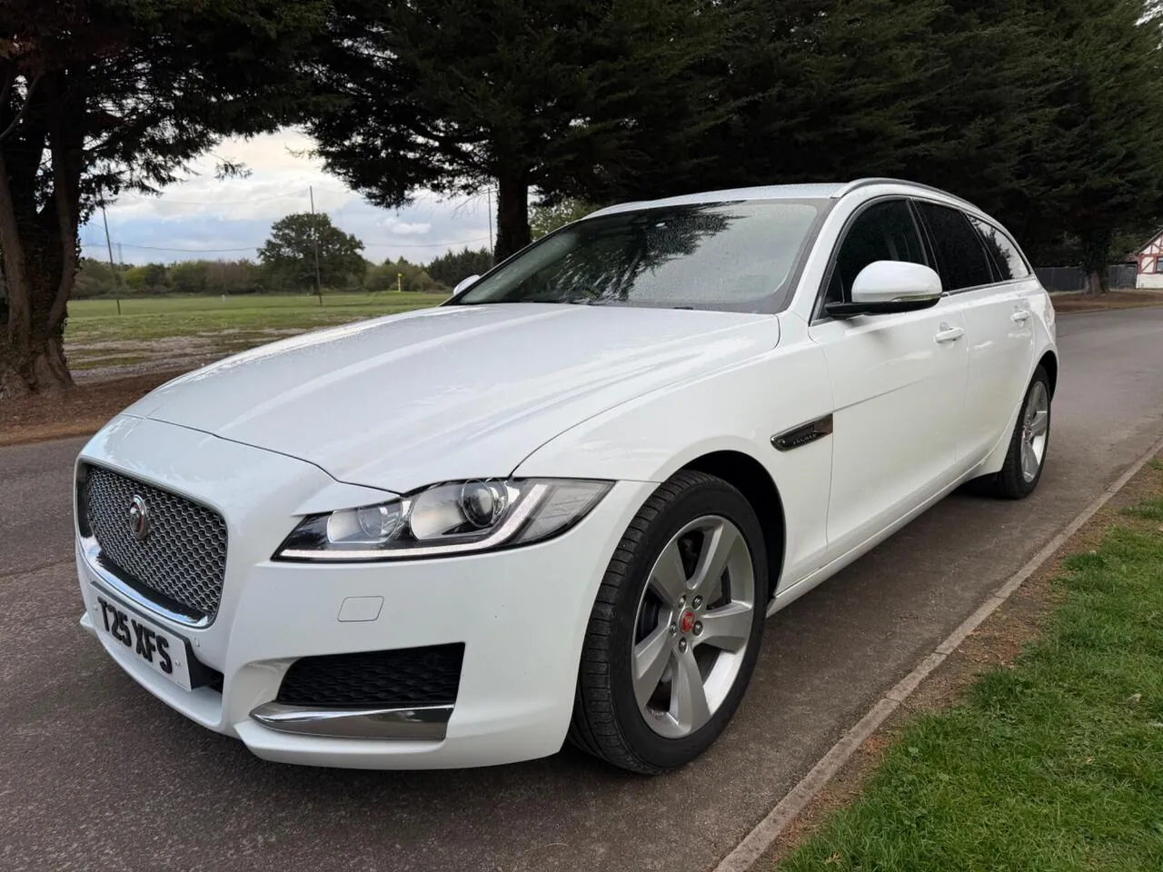 Jaguar Xf 2018 photo 3
