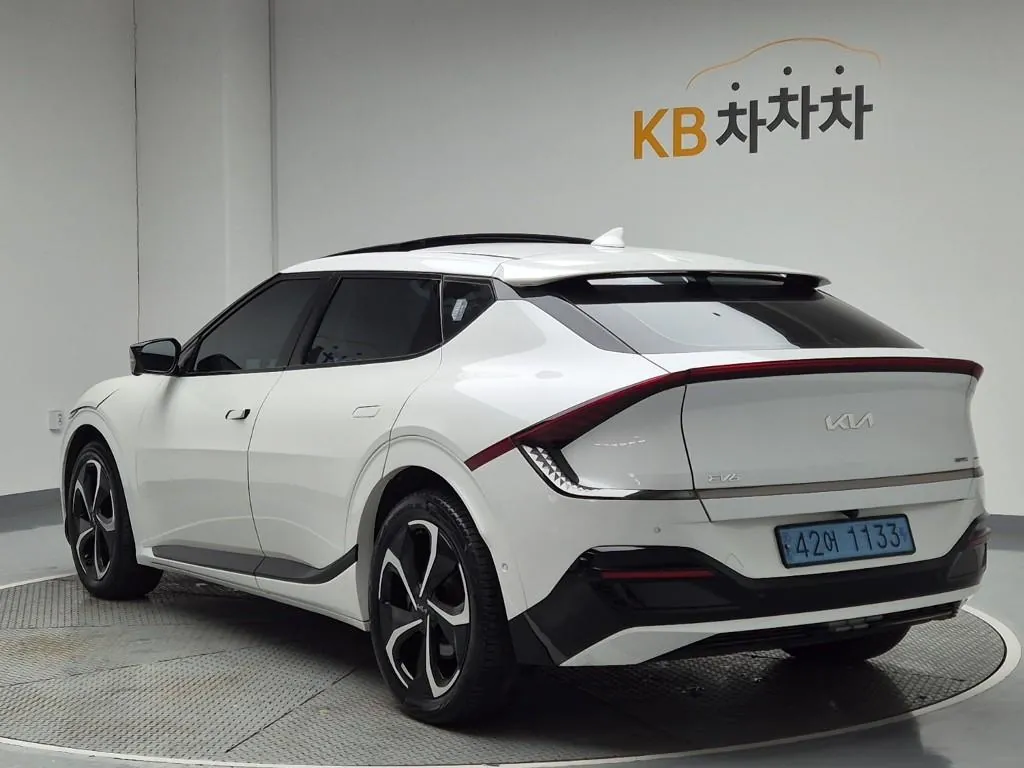 Kia Ev6 2023 photo 2