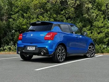 Suzuki Swift 2018 photo 5