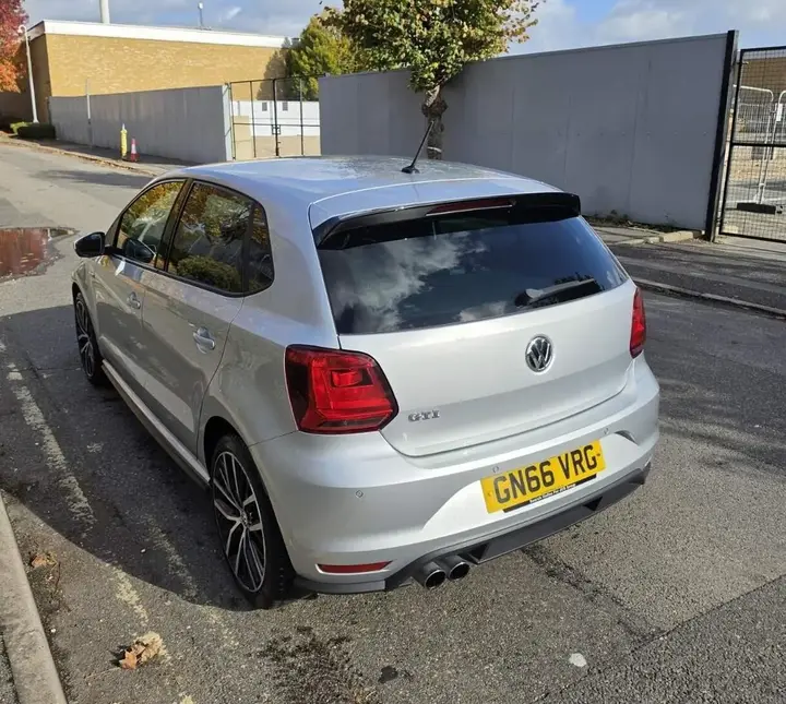 Volkswagen Polo 2016 photo 2