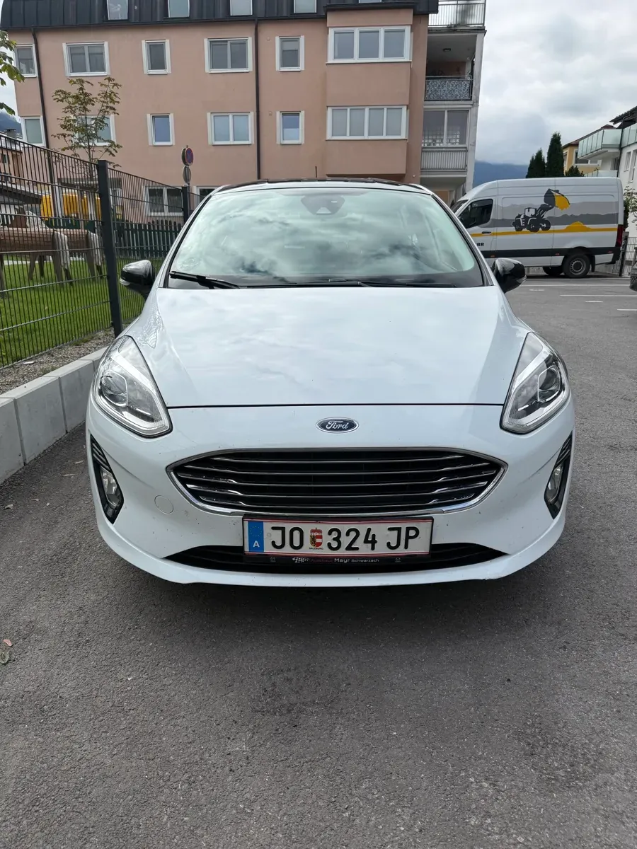 Ford Fiesta 2017 photo 2