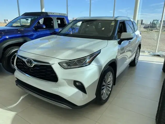 Toyota Highlander 2024 photo 3