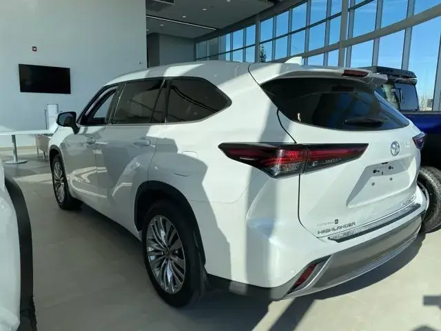 Toyota Highlander 2024 photo 4