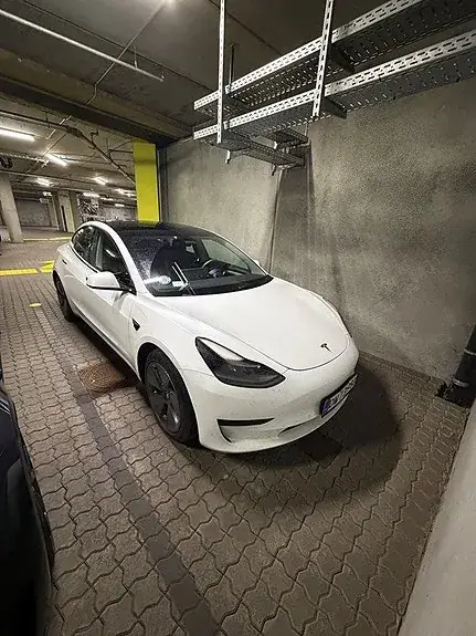 Tesla Model 3 2022 photo 3