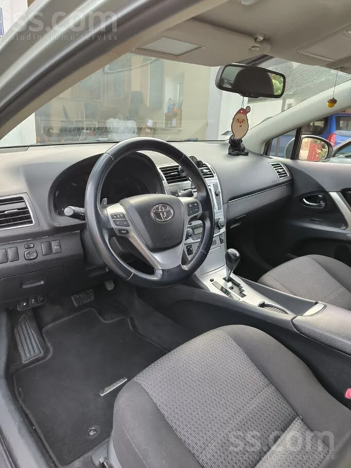 Toyota Avensis 2012 photo 4