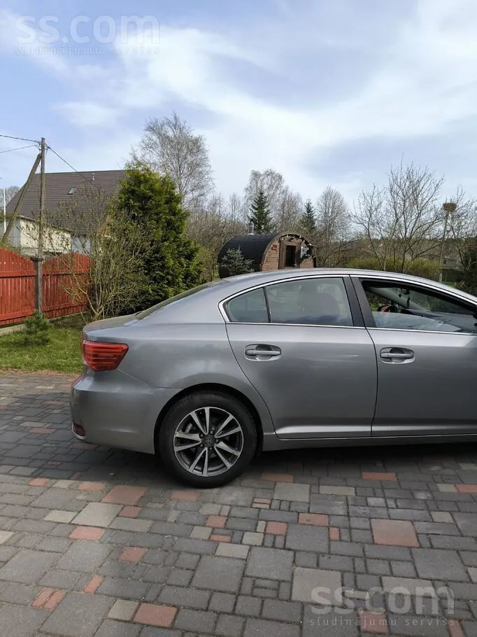 Toyota Avensis 2012 photo 5