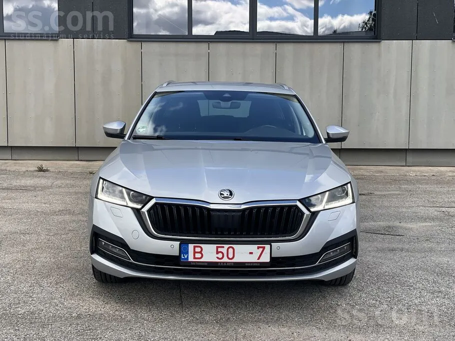 Skoda Octavia 2023 photo 2