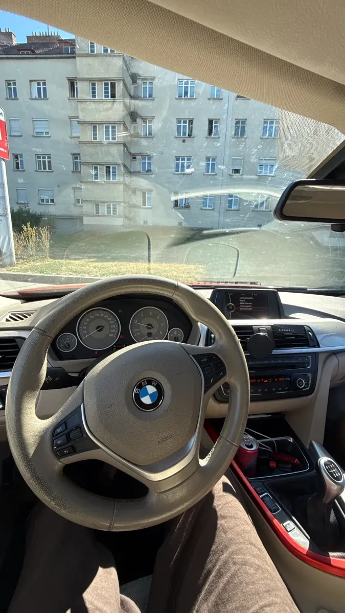 BMW 3 Series 2012 photo 3
