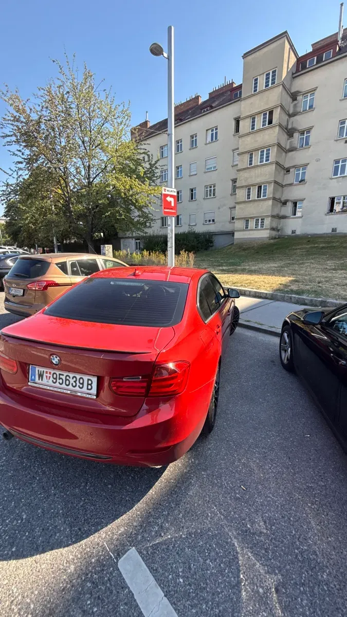 BMW 3 Series 2012 photo 2