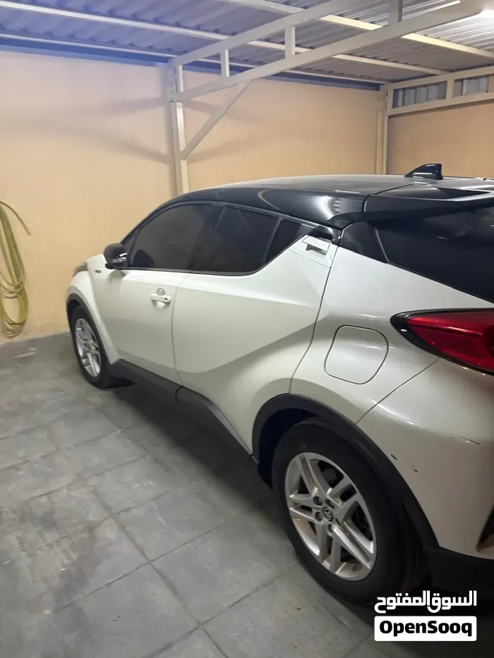 Toyota C-Hr 2019 photo 2