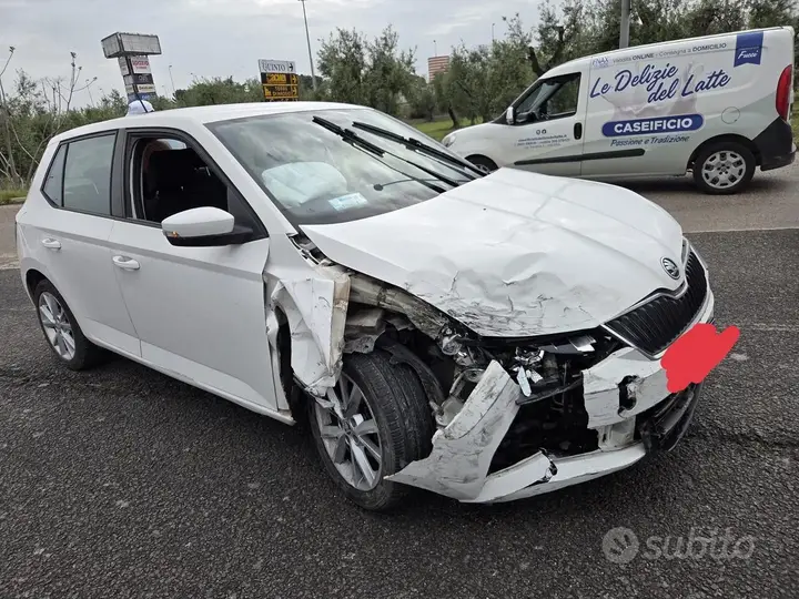 Skoda Fabia 2017 photo 3