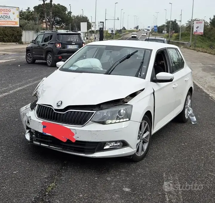Skoda Fabia 2017 photo 2