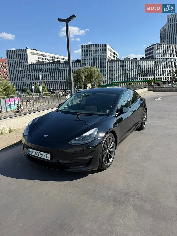 Tesla Model 3 2021 photo 2