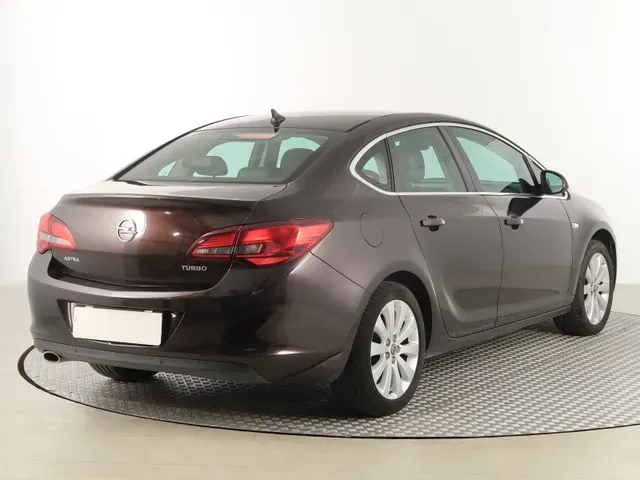 Opel Astra 2014 photo 4