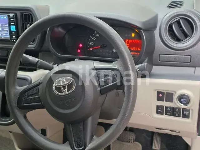 Toyota Passo 2023 photo 5