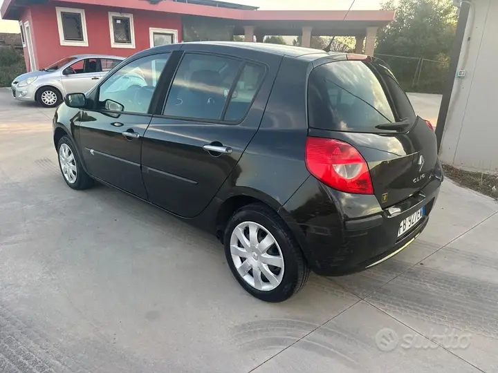 Renault Clio 2008 photo 4