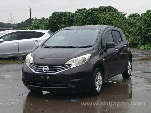 Nissan Note 2013 photo 3