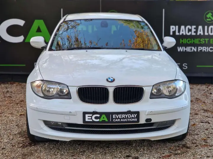 BMW 1 Series 2009 photo 2