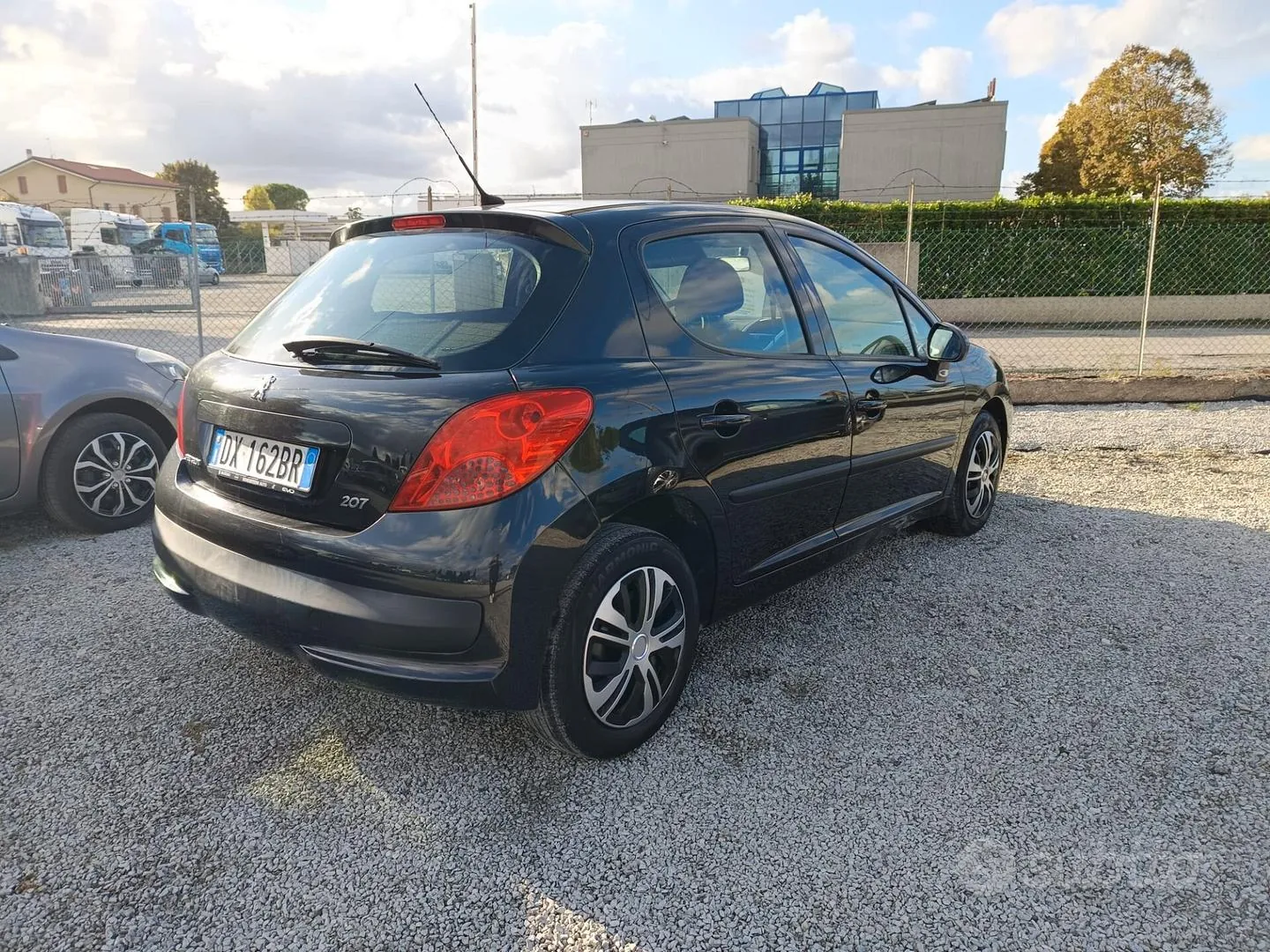 Peugeot 207 2009 photo 3