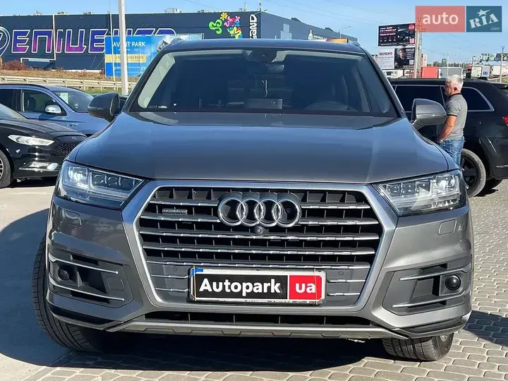 Audi Q7 2016 photo 2