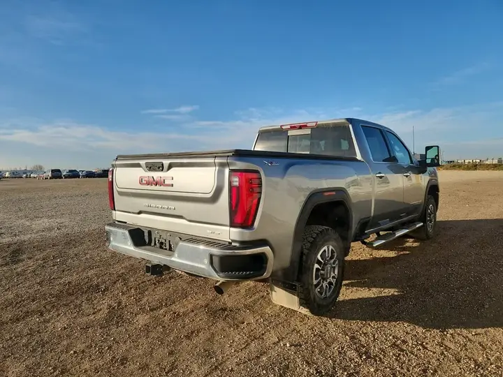 GMC Sierra 2500Hd 2024 photo 2