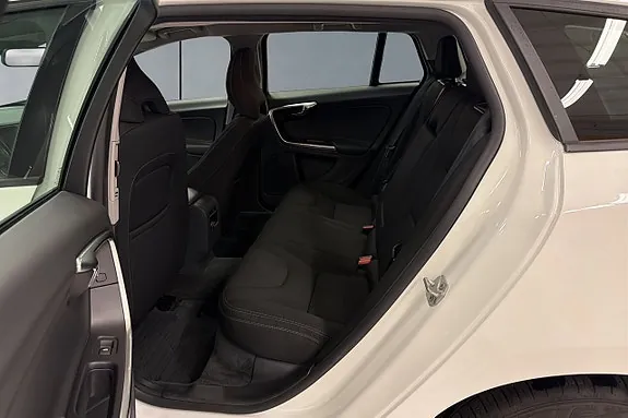 Volvo V60 2015 photo 4