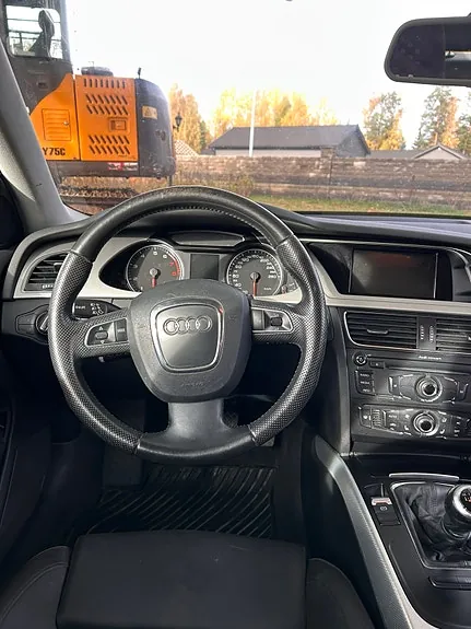 Audi A4 2010 photo 3