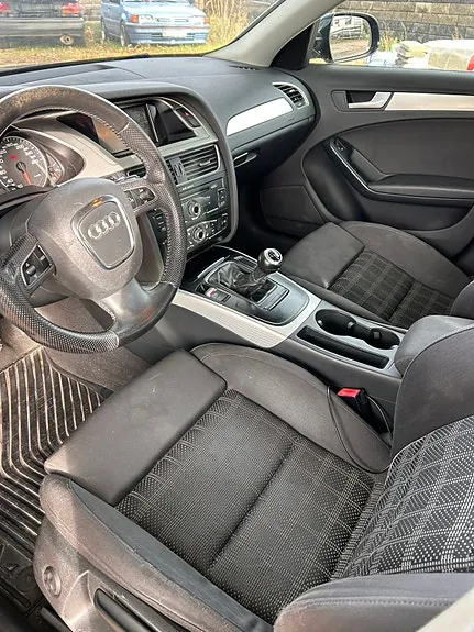 Audi A4 2010 photo 4