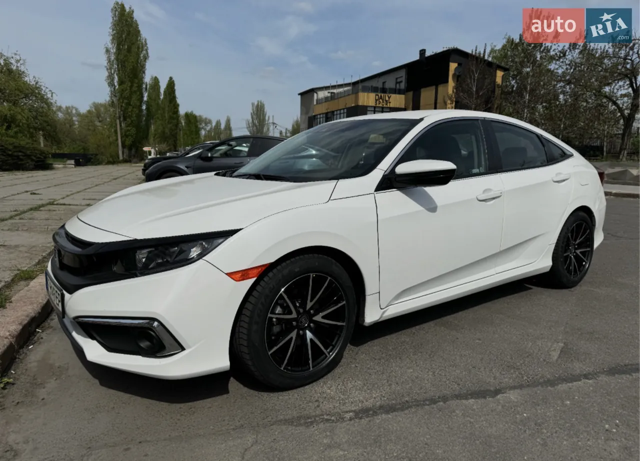 Honda Civic 2020 photo 2