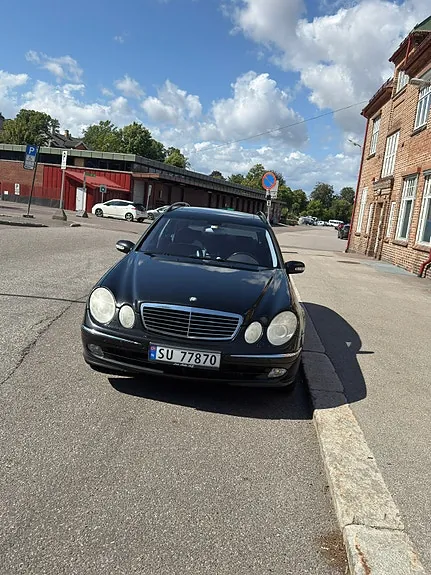 Mercedes-Benz E280 2004 photo 2