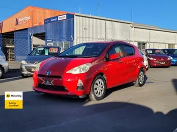 Toyota Aqua 2012 photo 4