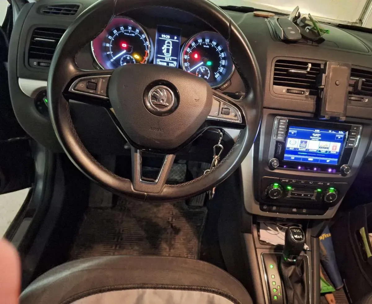 Skoda Yeti 2016 photo 2