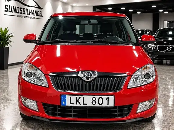 Skoda Fabia 2013 photo 2