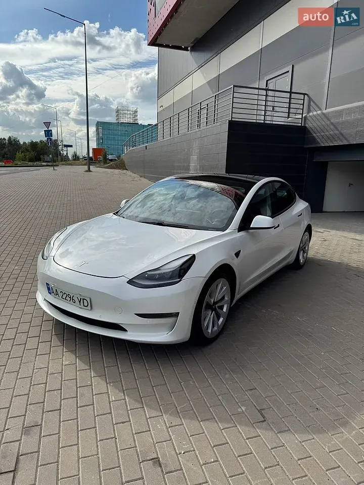 Tesla Model 3 2021 photo 4