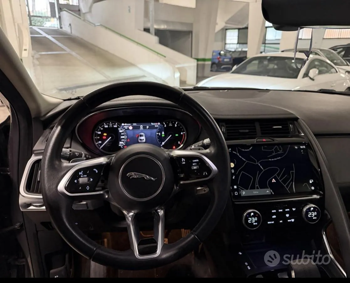 Jaguar E-Pace 2021 photo 4