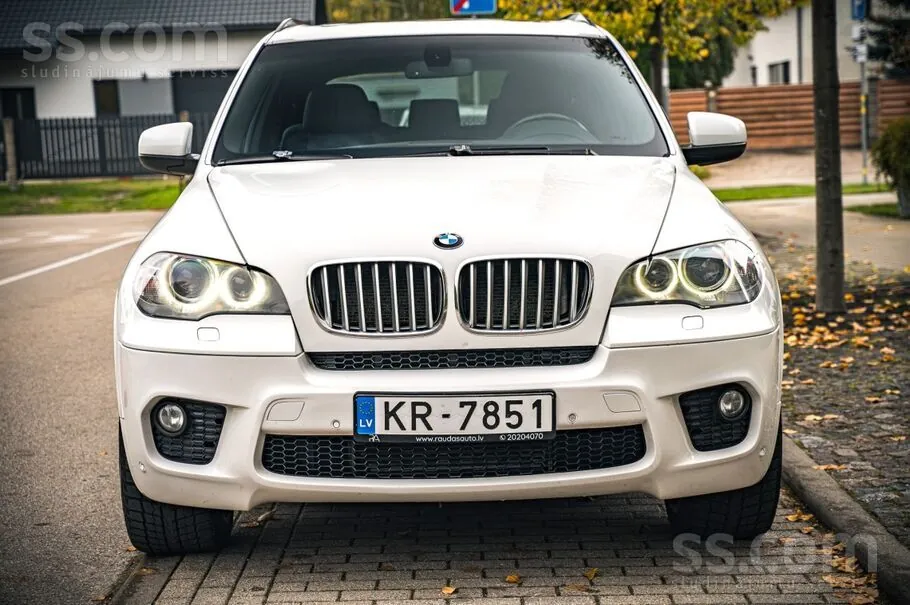 BMW X5 2011 photo 2