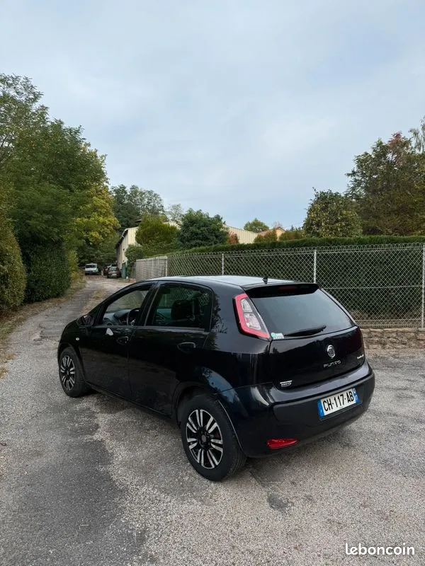 Fiat Punto 2013 photo 2