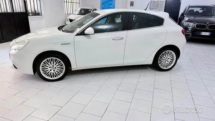 Alfa Romeo Giulietta 2012 photo 5