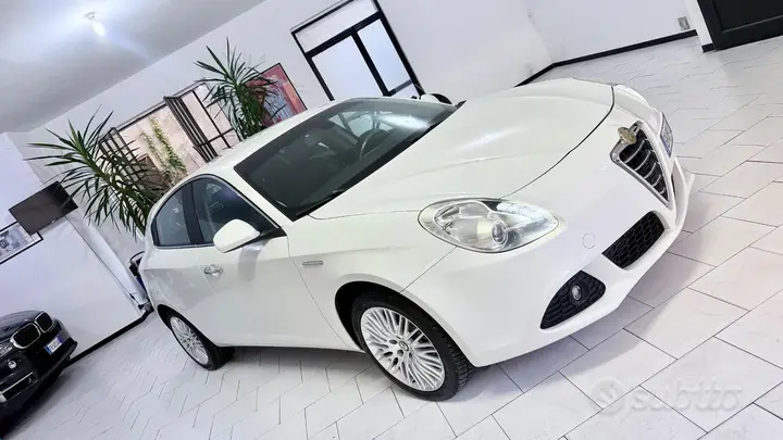 Alfa Romeo Giulietta 2012 photo 4