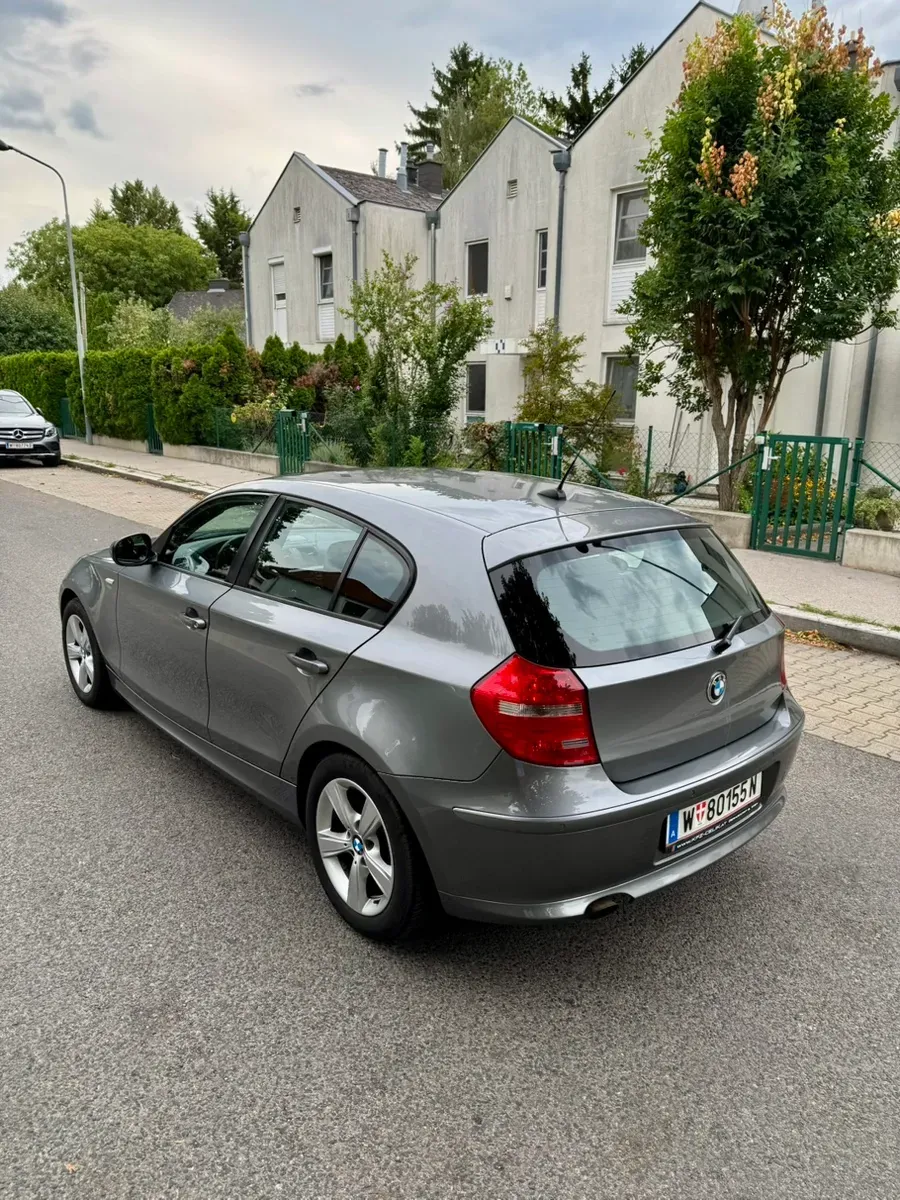 BMW 1 Series 2011 photo 3