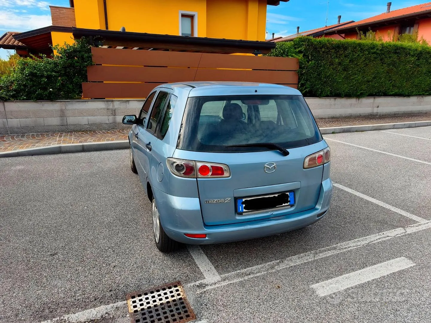 Mazda 2 2006 photo 3