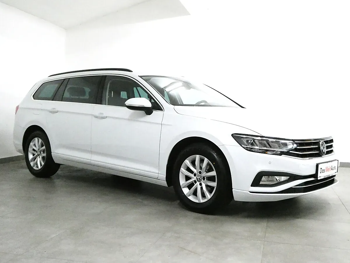 Volkswagen Passat 2022 photo 3